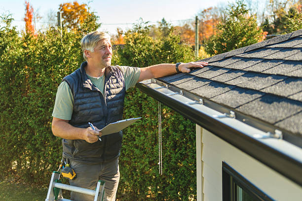Professional Roofing technician working in Jacksonboro, SC